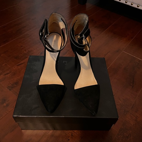 L.A.M.B black oxley suede pumps - Picture 1 of 3